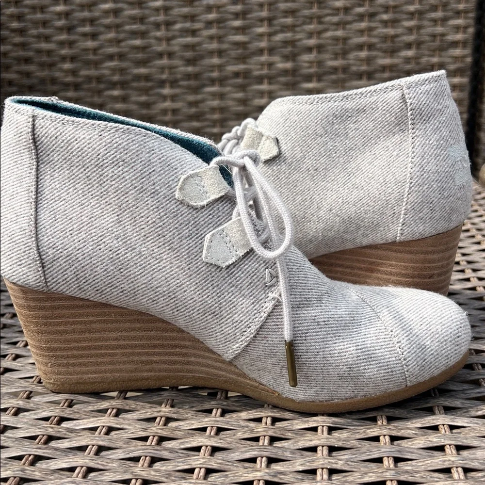Toms Women's Cream Tan Wedge Elegant‎ Neutral Ankle Bootie Shoes Size 7